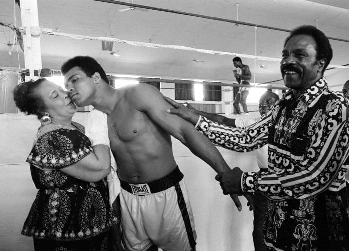 1974-Muhammad-Ali-mother-Odessa-father-Cassius-079008709.jpg